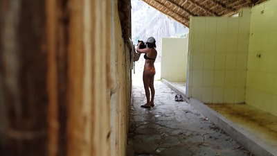 စပိန်တက္ကသိုလ်လုပ်ဖော်ကိုင်ဖက်တစ်ဦး၏ထောက်လှမ်းရေးကင်မရာ